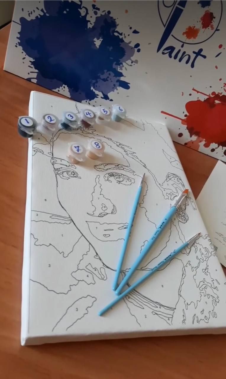 لوحة مقاس متوسط